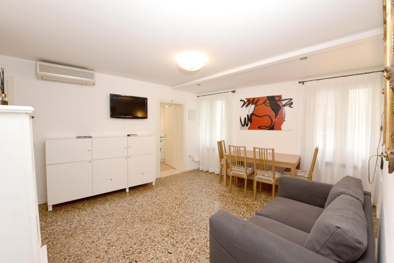 True Venice 2 Bedrooms In The Heart Of Castello Венеція Екстер'єр фото