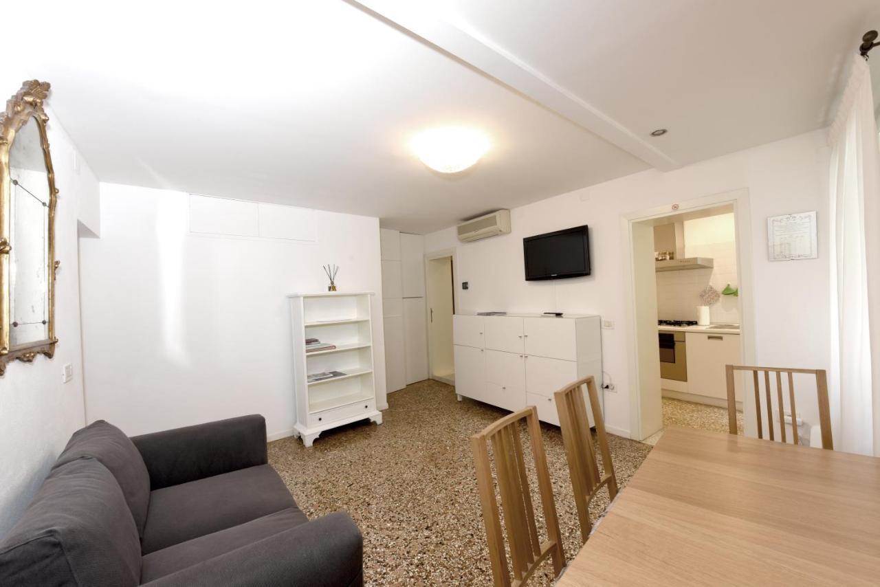 True Venice 2 Bedrooms In The Heart Of Castello Венеція Екстер'єр фото